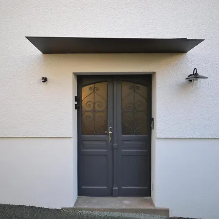 Apartment Villa100und10 Stone By Seebnb *